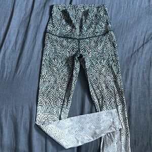 LULULEMON 7/8 Leggings FEATHER OMBRE PRINT Sz 4